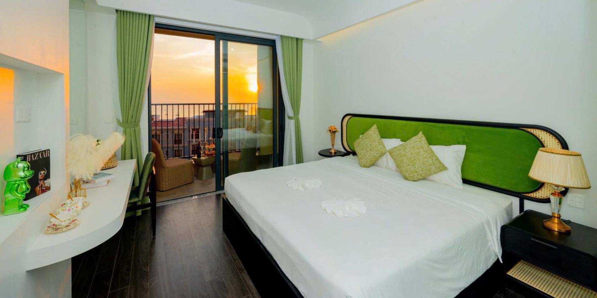 Sunset Sorrento Phu Quoc Aparthotel Bagian luar foto