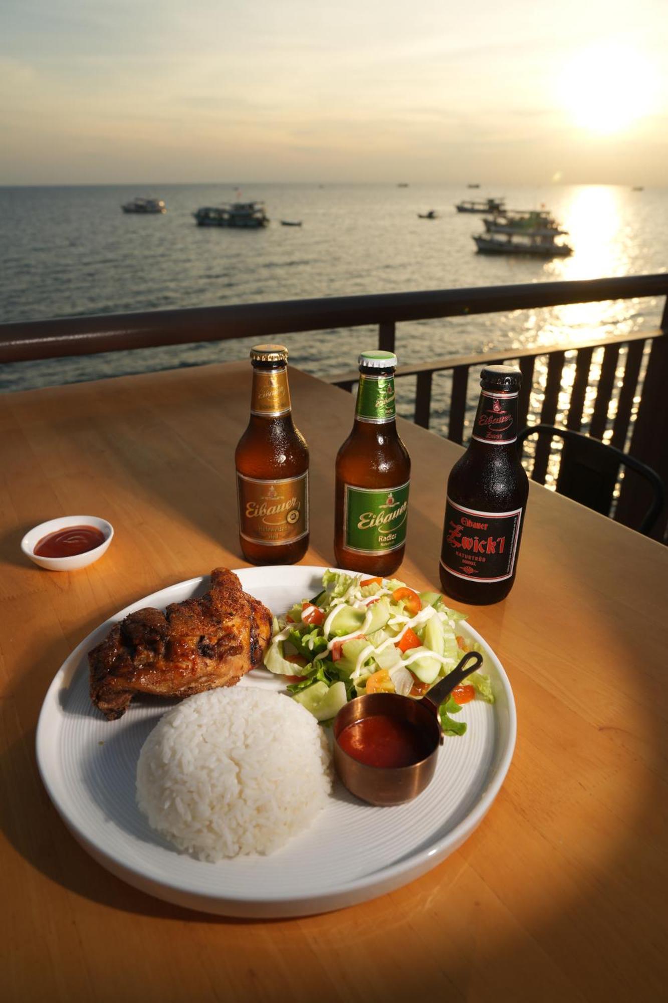 Sunset Sorrento Phu Quoc Aparthotel Bagian luar foto