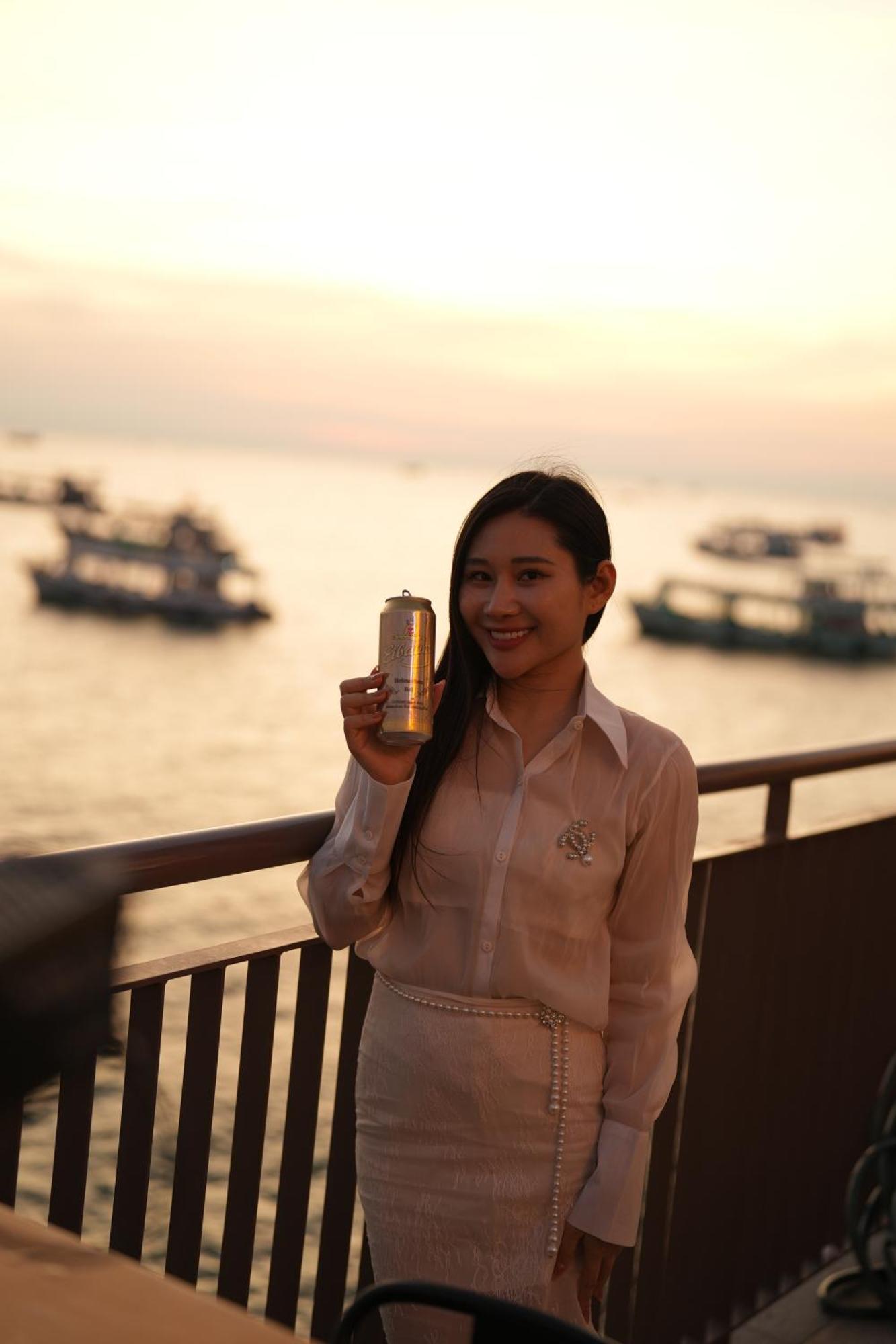 Sunset Sorrento Phu Quoc Aparthotel Bagian luar foto