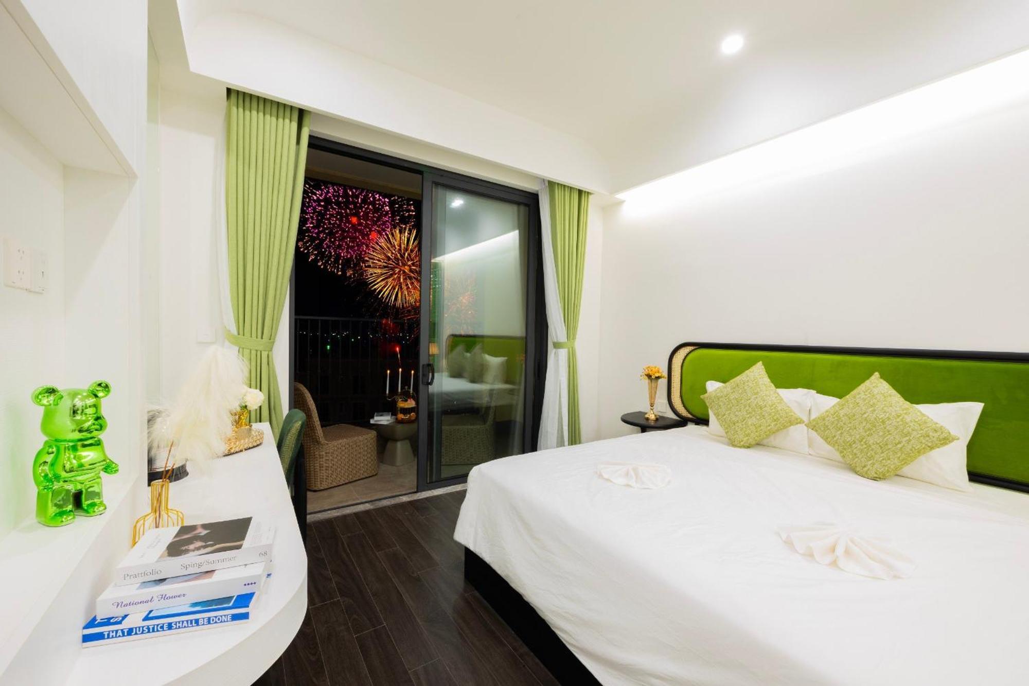 Sunset Sorrento Phu Quoc Aparthotel Bagian luar foto